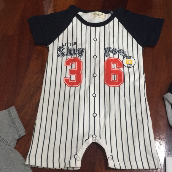 Boston Red Sox boy onesies bundle - Picture 3 of 8